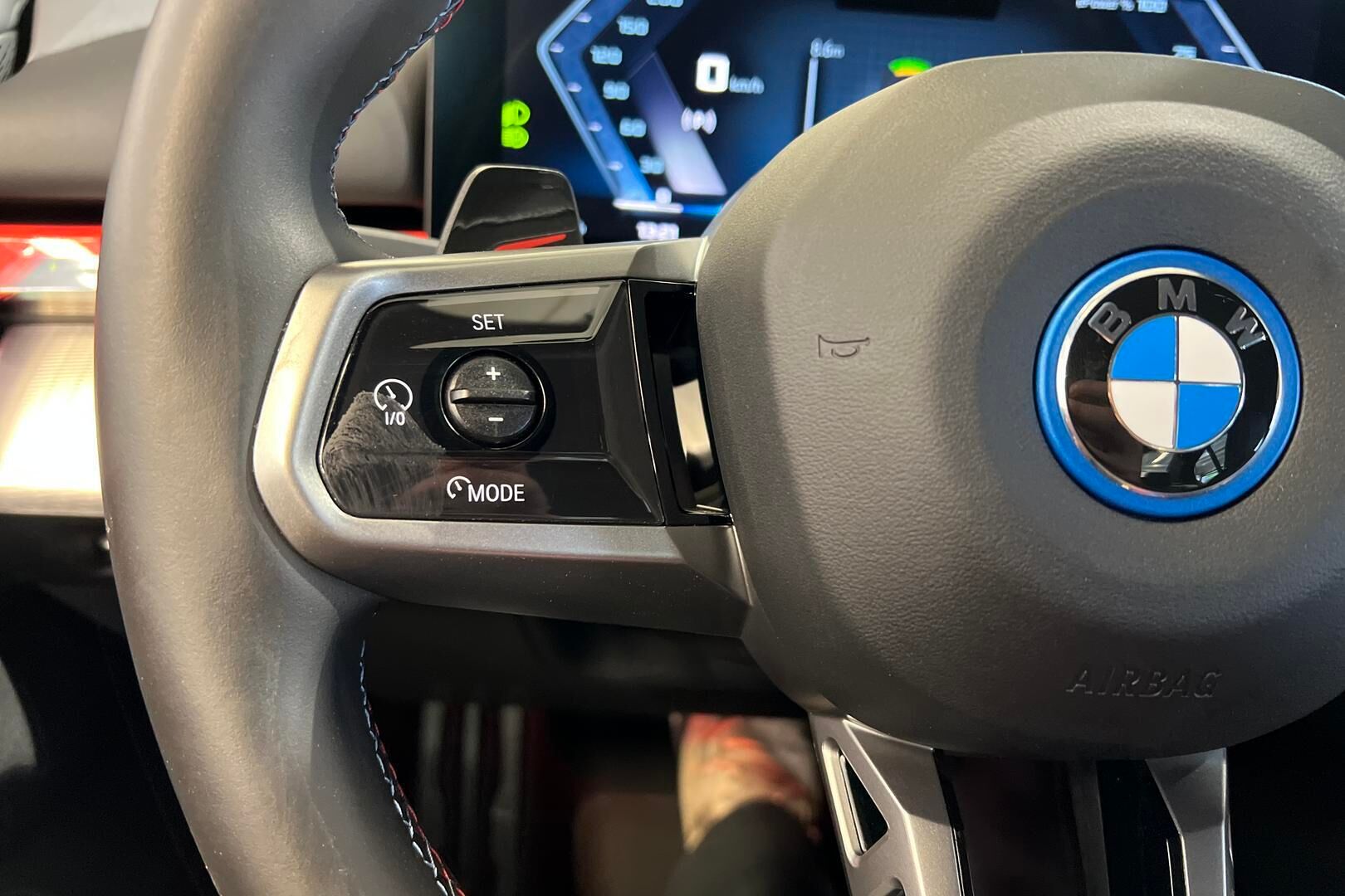 BMW I5 M60 iso kuva 26