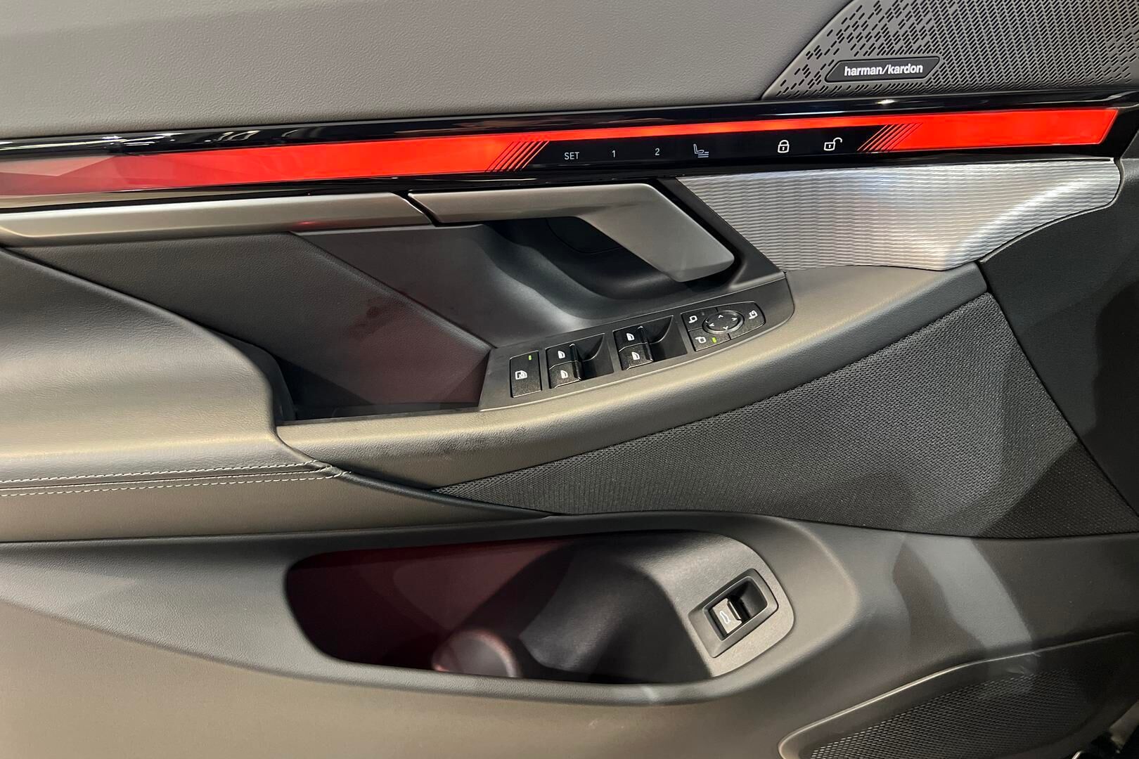 BMW I5 M60 iso kuva 29