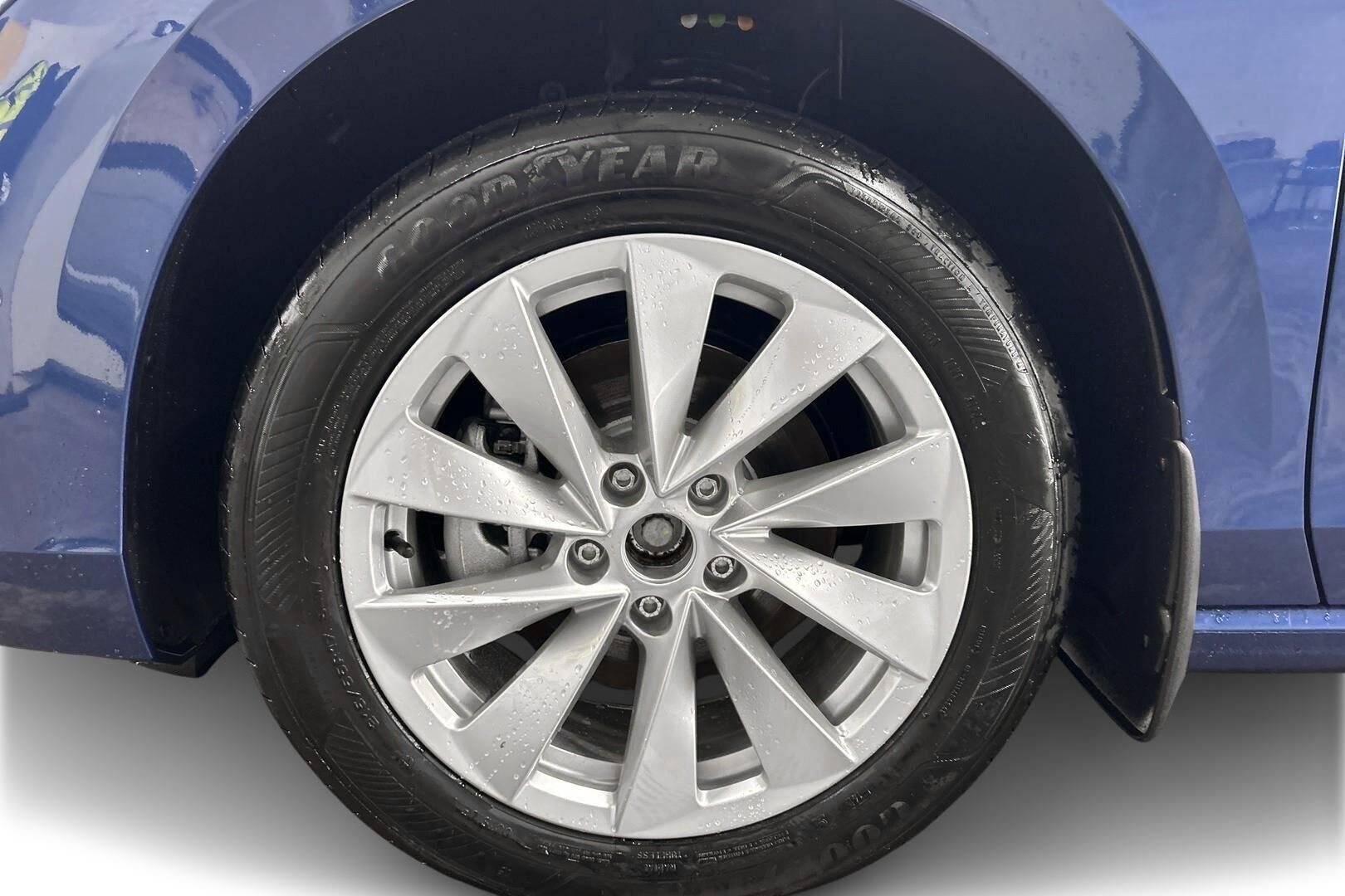 Skoda Superb iso kuva 12