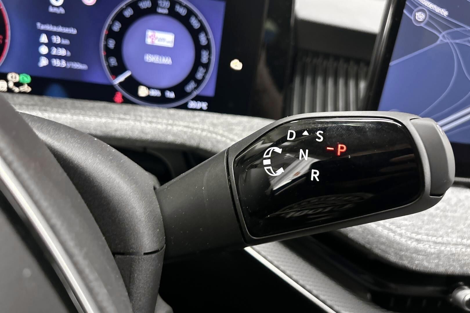 Skoda Superb iso kuva 21