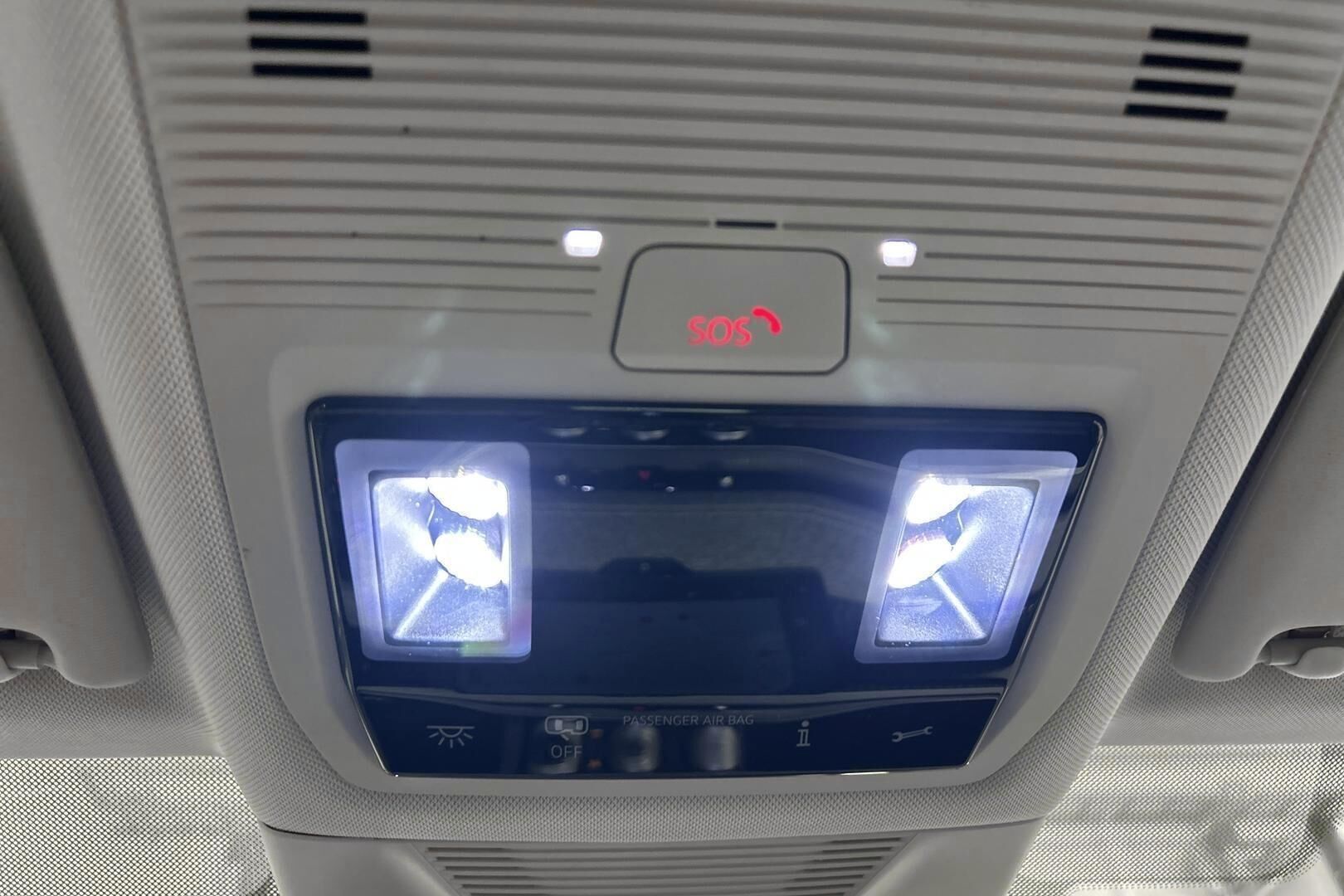 Skoda Superb iso kuva 25