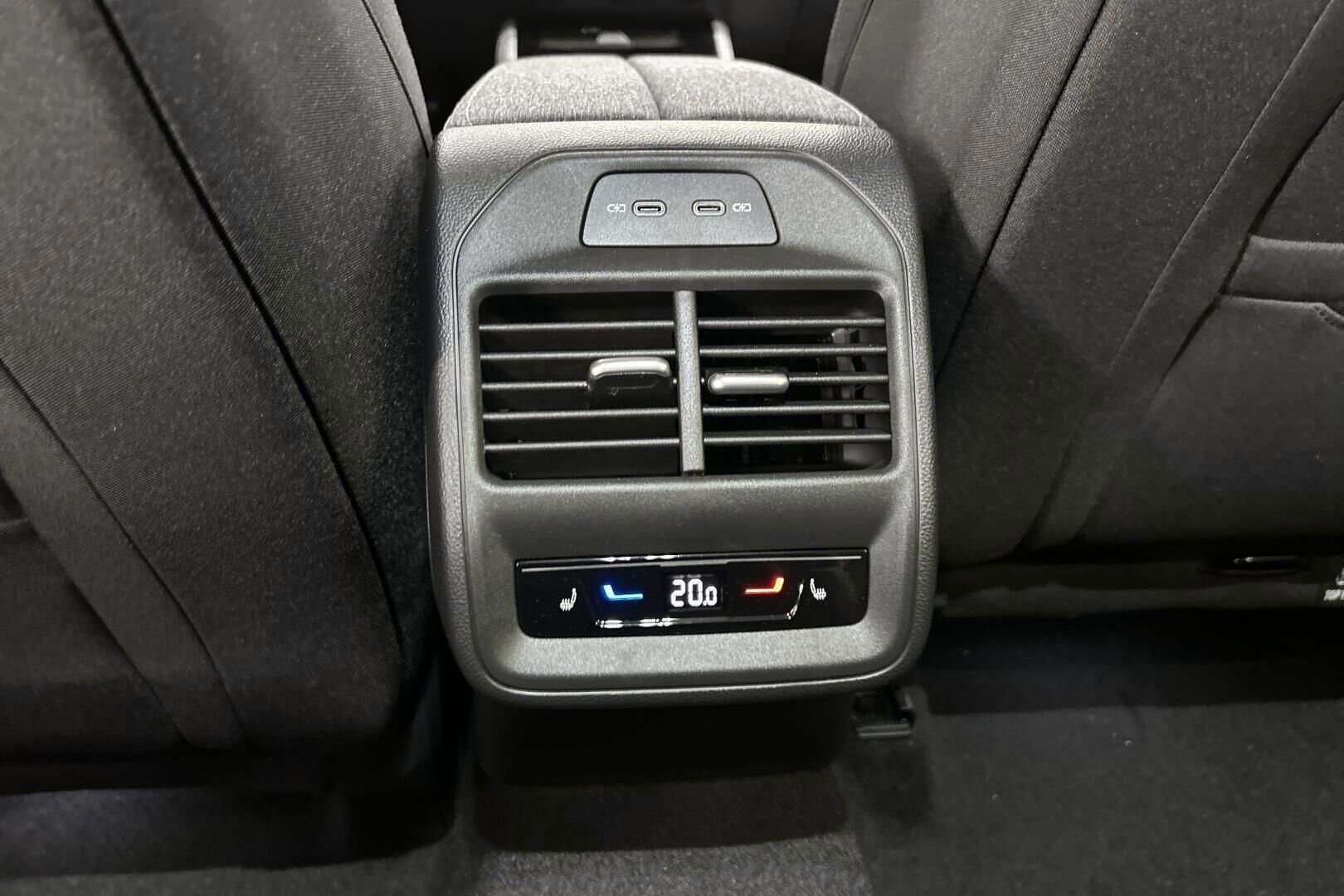 Skoda Superb iso kuva 26