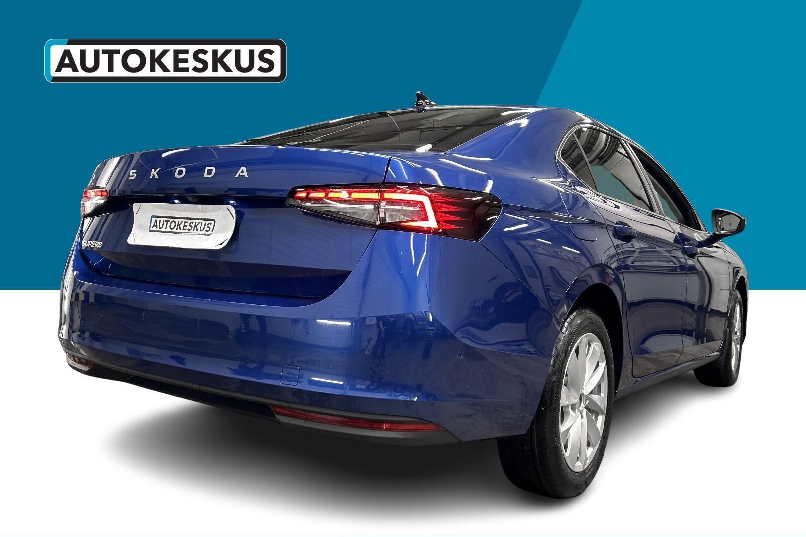 Skoda Superb iso kuva 4
