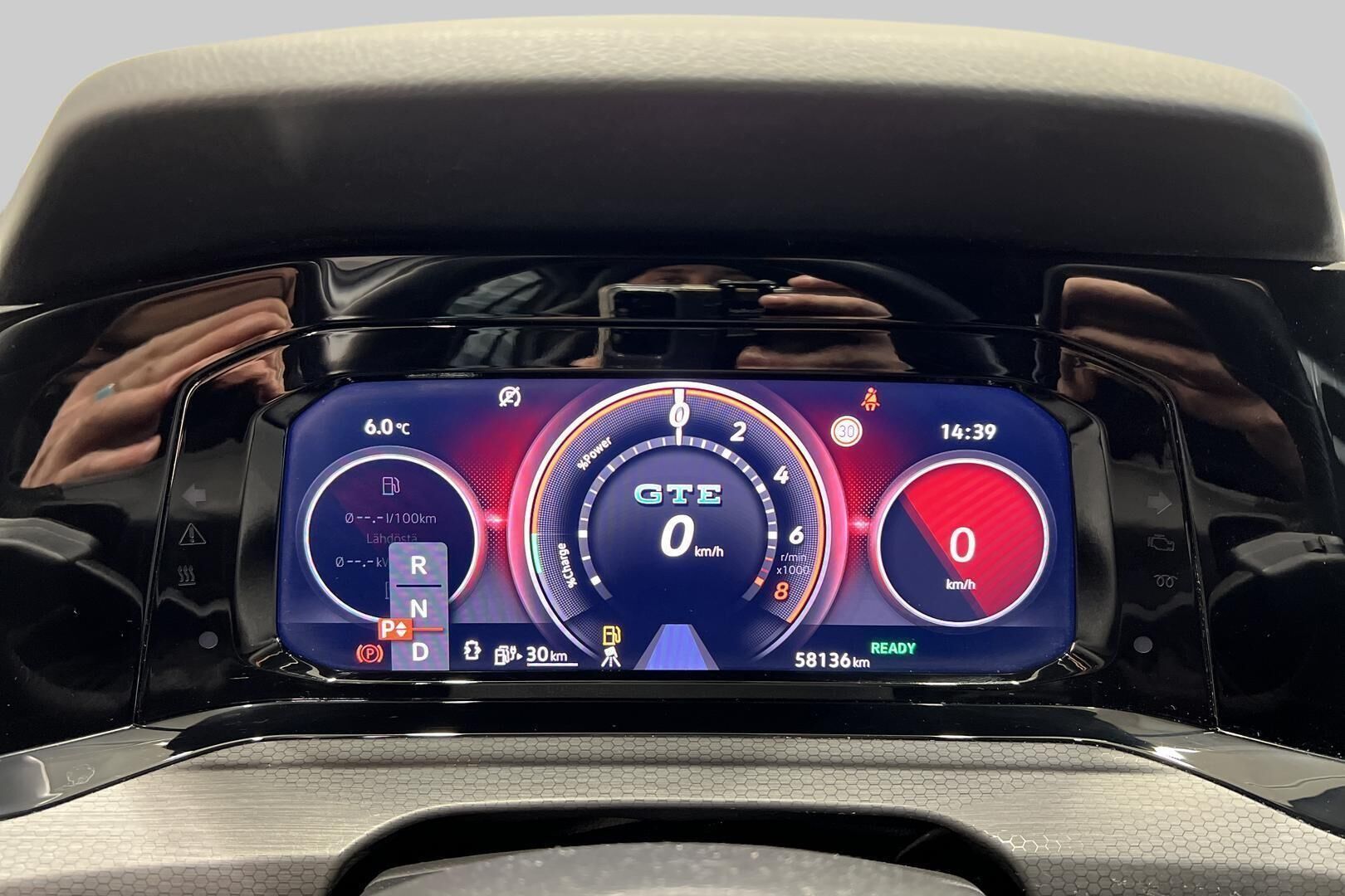 Volkswagen Golf iso kuva 14