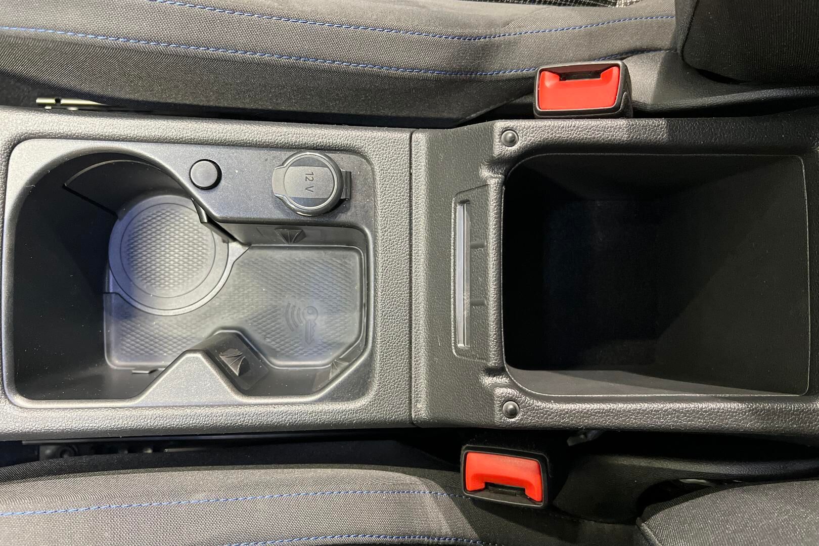 Volkswagen Golf iso kuva 25