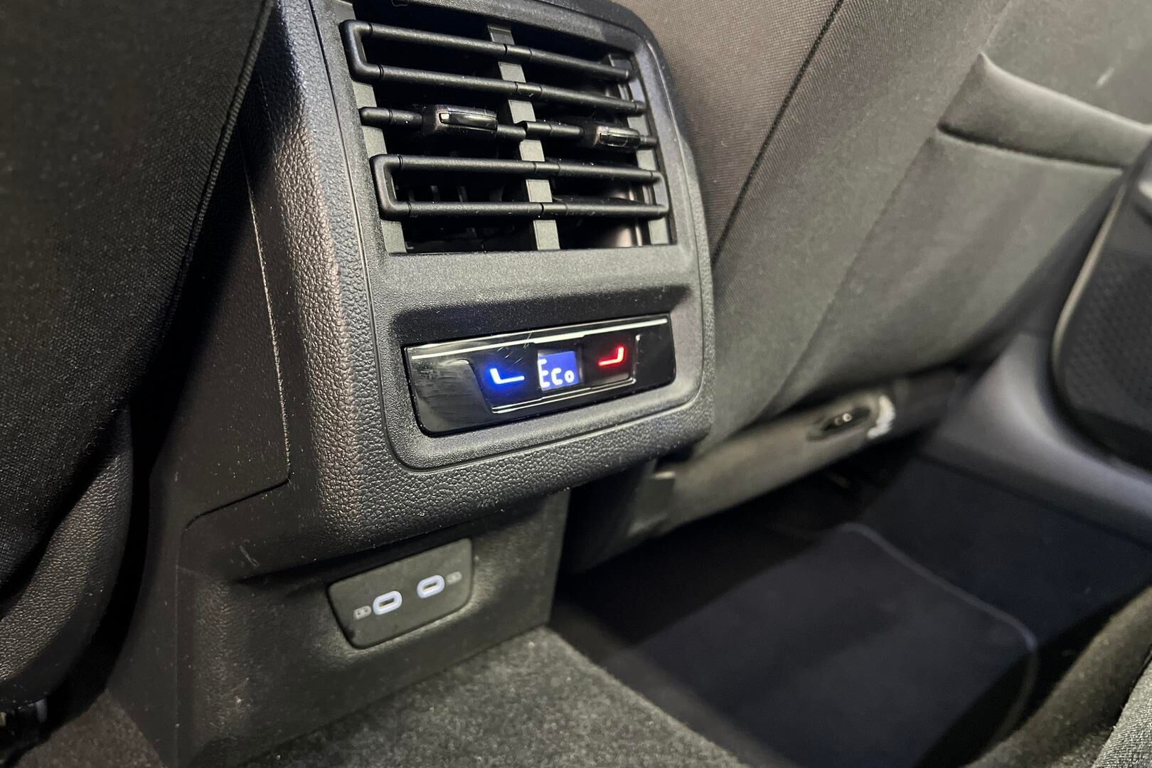 Volkswagen Golf iso kuva 31