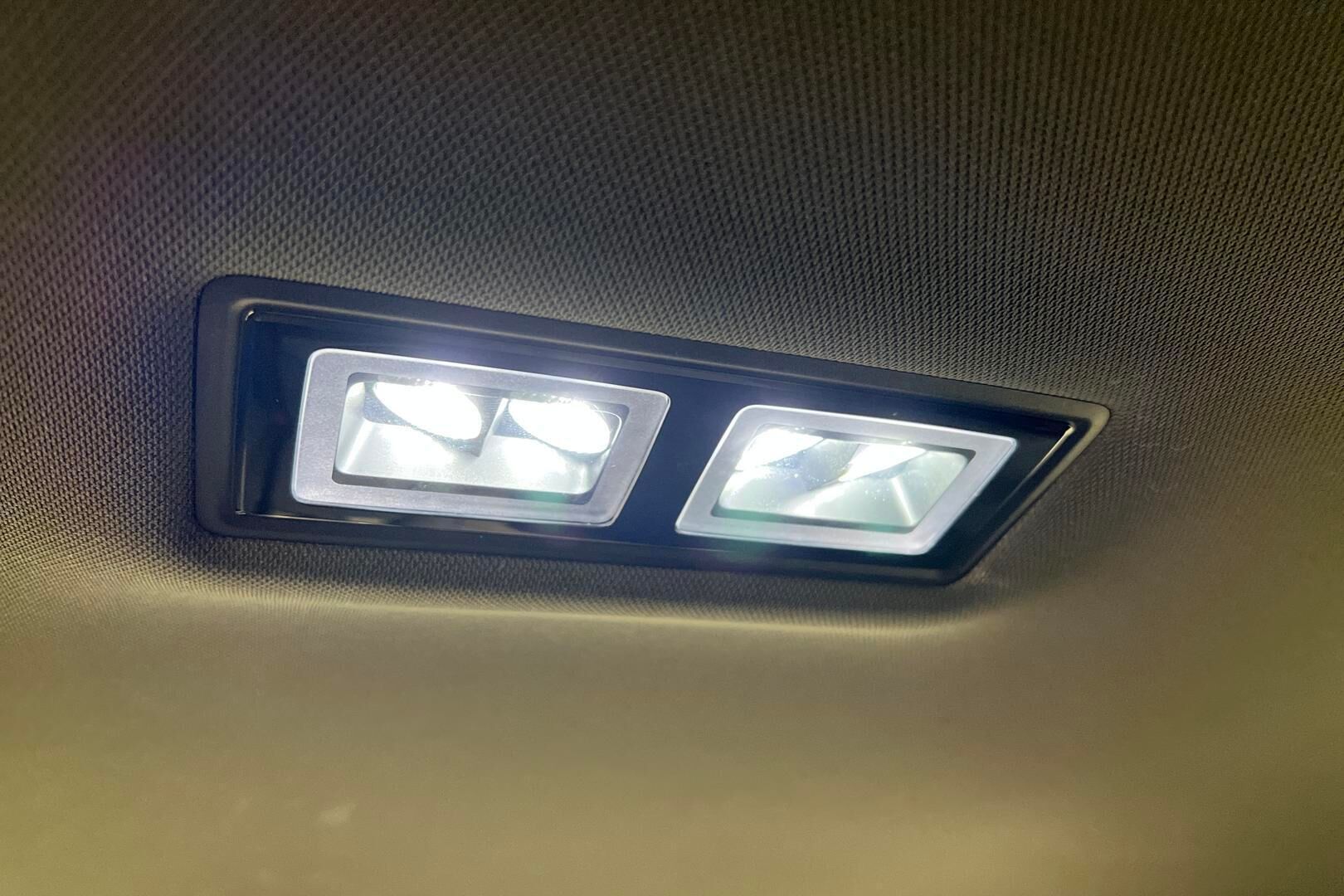 Volkswagen Golf iso kuva 32