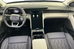 Ford Explorer esikatselu 8