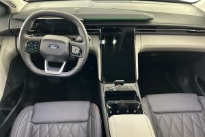 Ford Explorer esikatselu 11