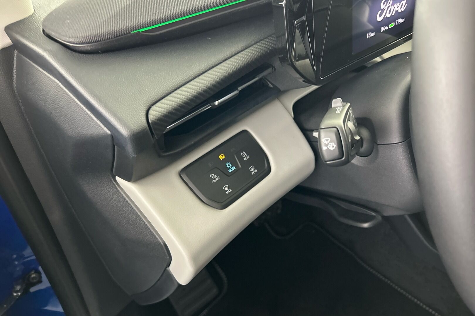 Ford Explorer iso kuva 31