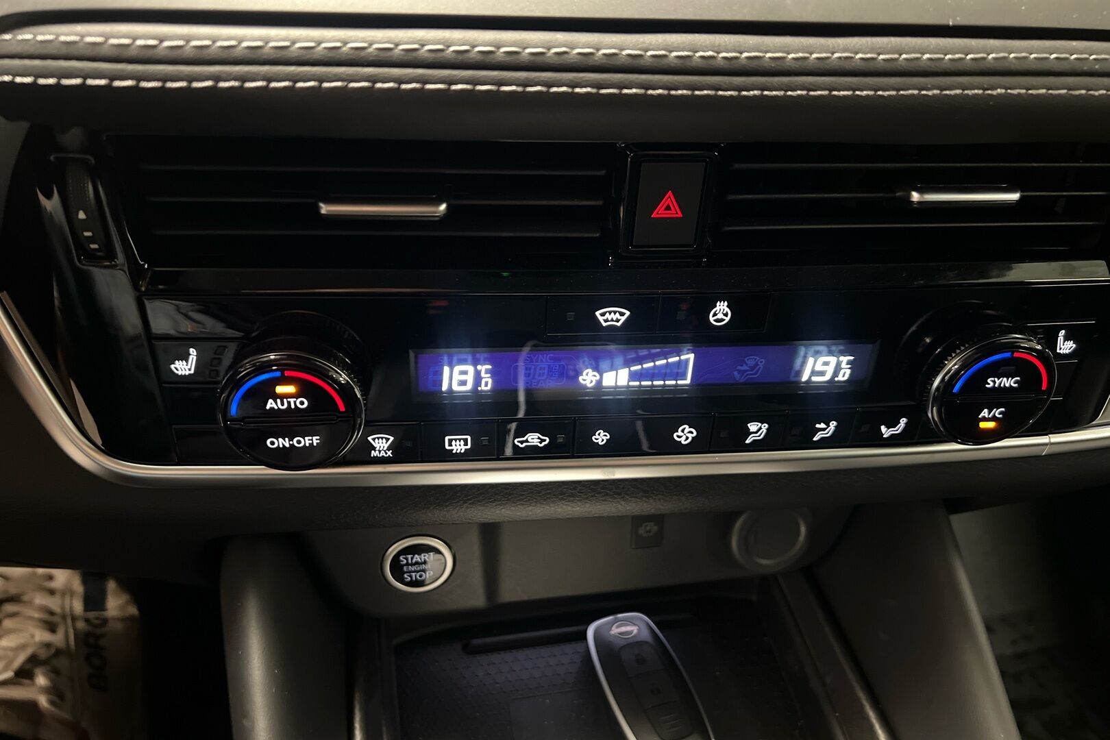 NISSAN QASHQAI iso kuva 15