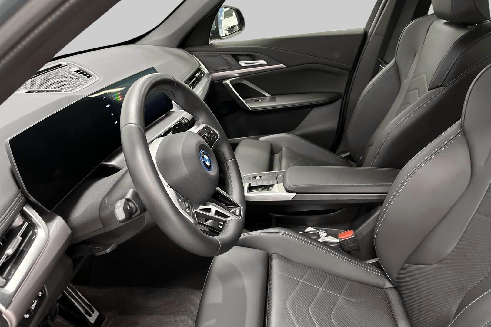 BMW X1 iso kuva 18