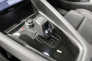 Polestar 2 esikatselu 7