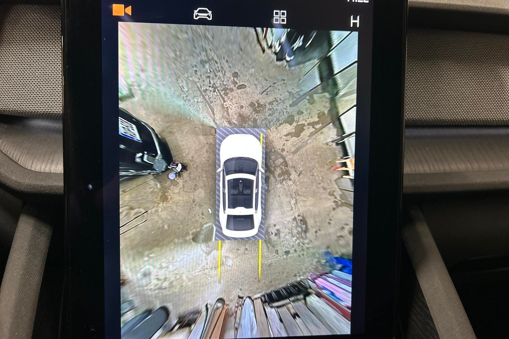 Polestar 2 iso kuva 9