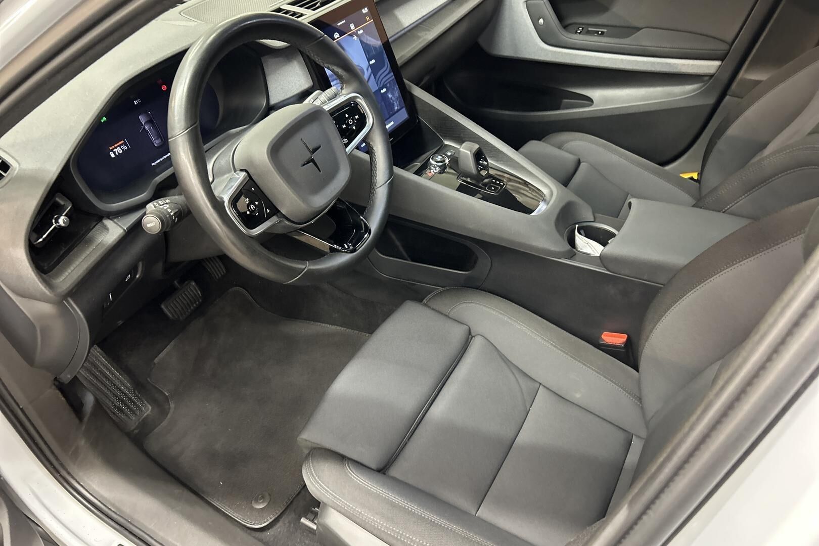 Polestar 2 iso kuva 3