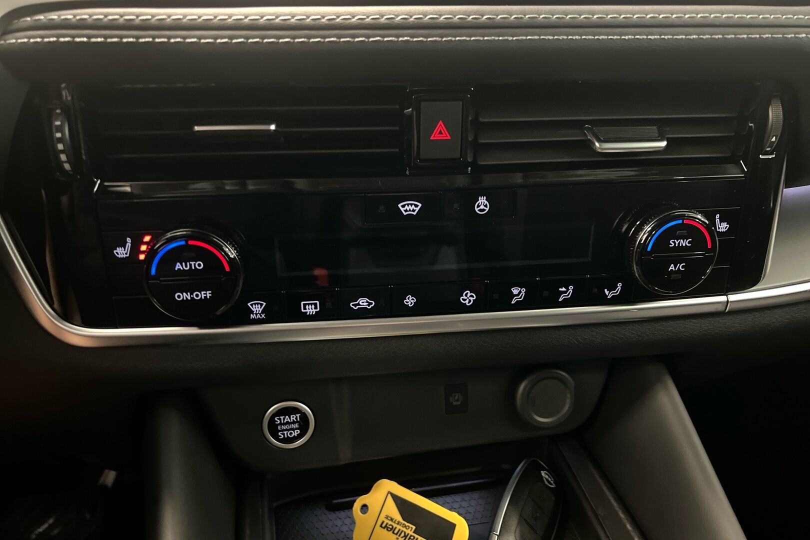 Nissan QASHQAI iso kuva 14