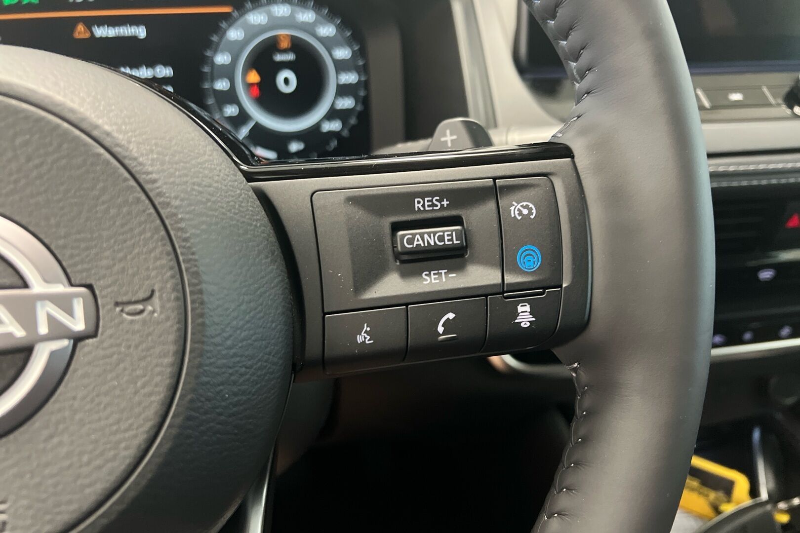 Nissan QASHQAI iso kuva 16