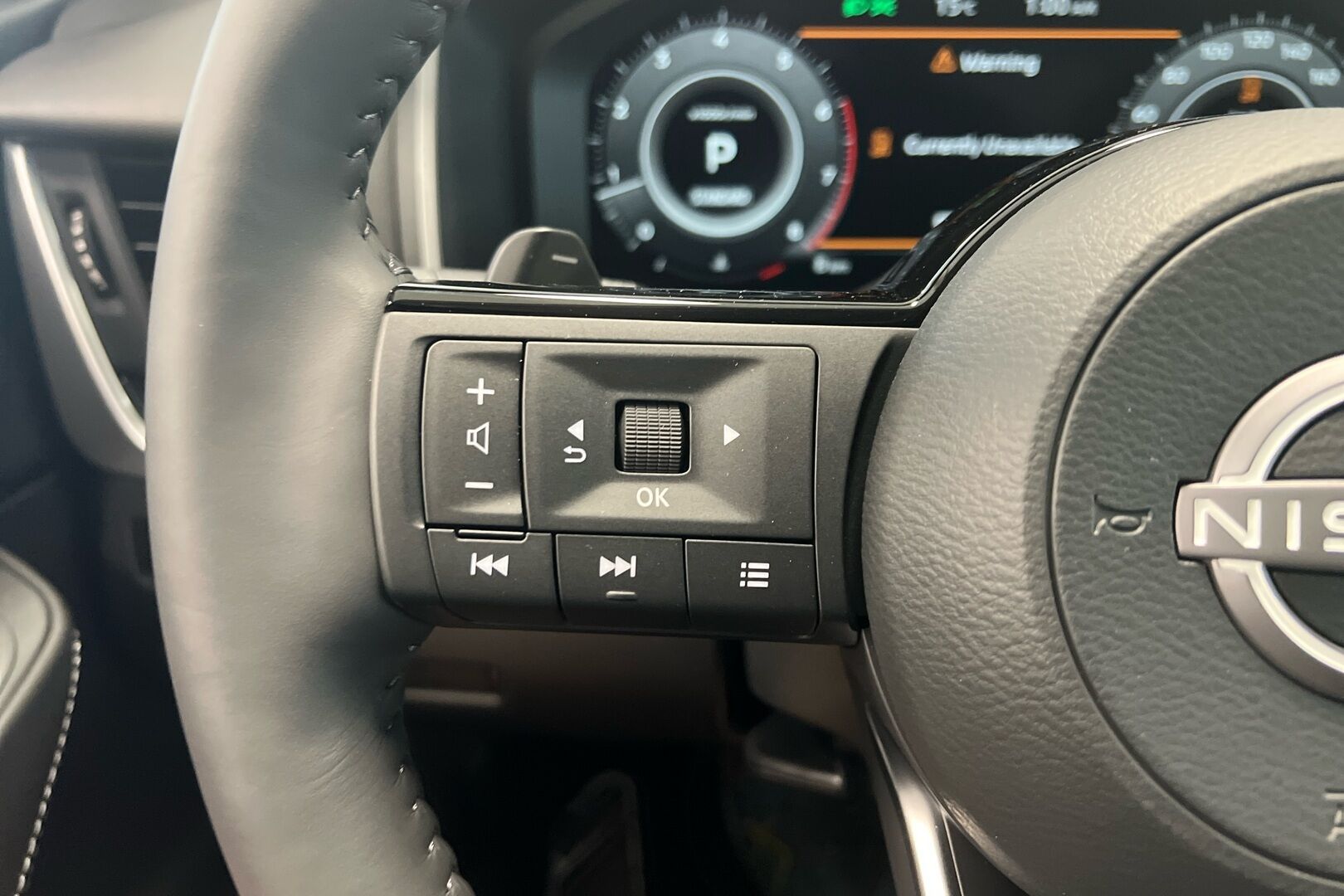 Nissan QASHQAI iso kuva 17