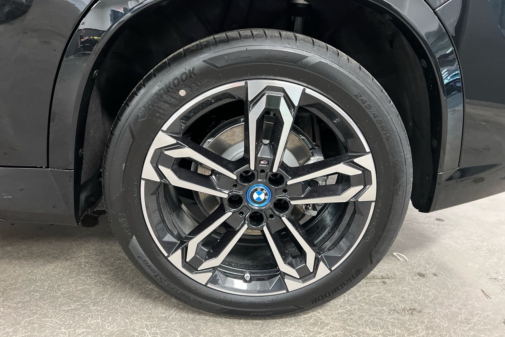 BMW X1 iso kuva 11