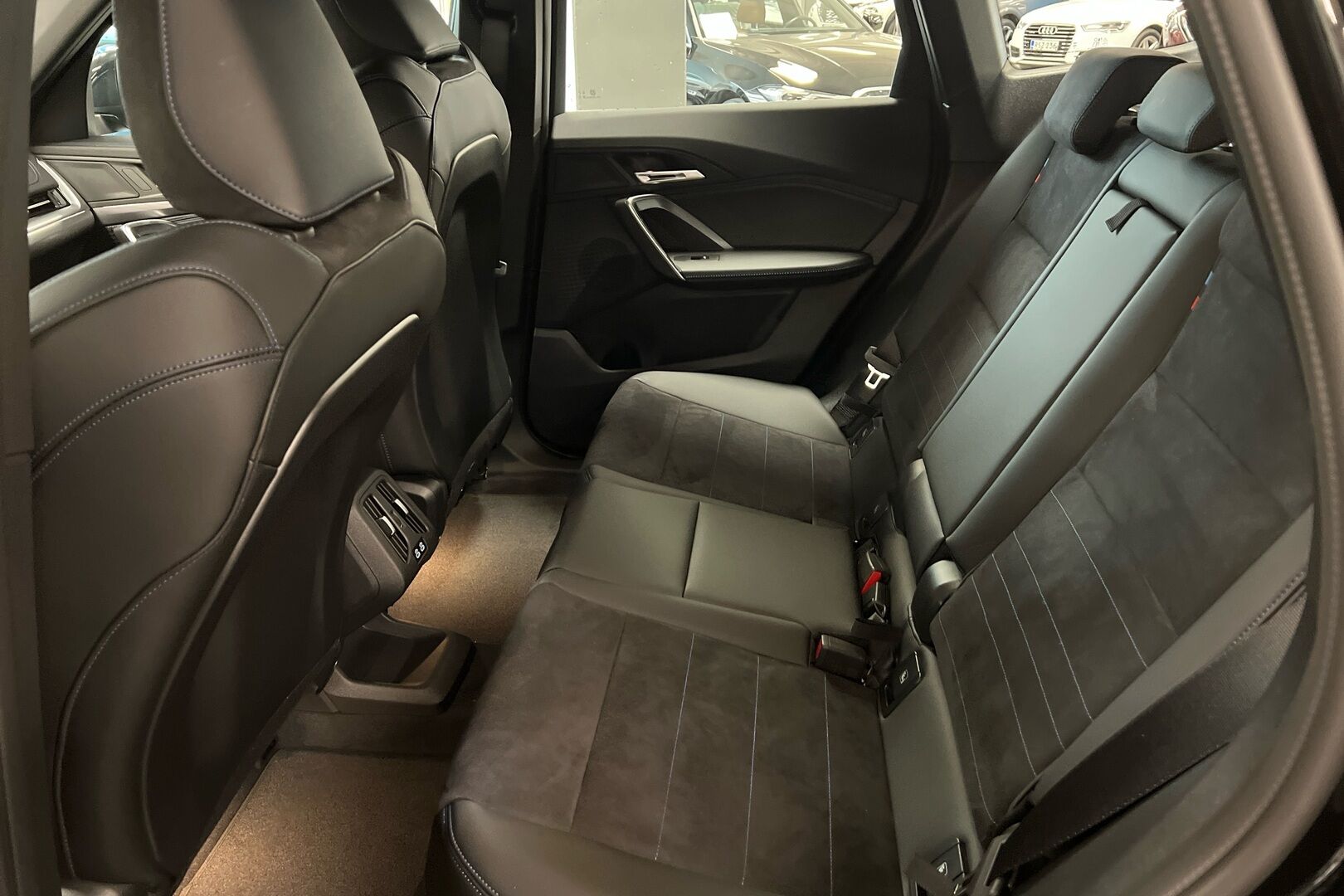 BMW X1 iso kuva 4