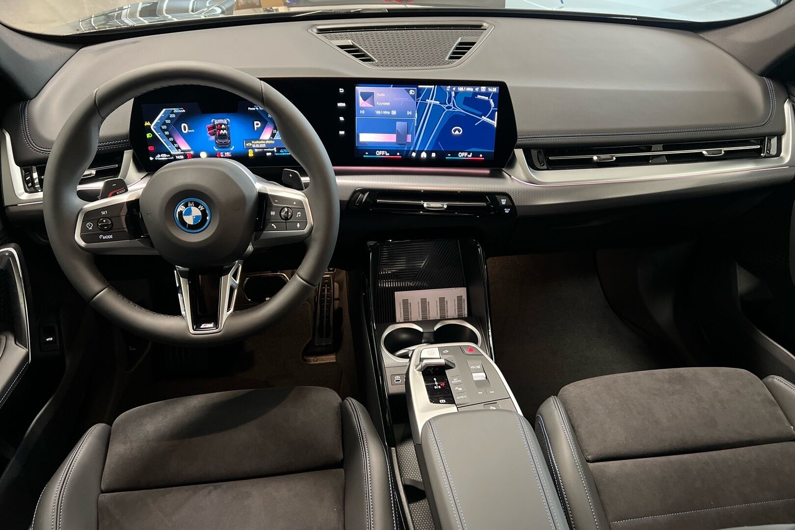 BMW X1 iso kuva 6