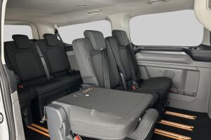 Ford Tourneo Custom esikatselu 10