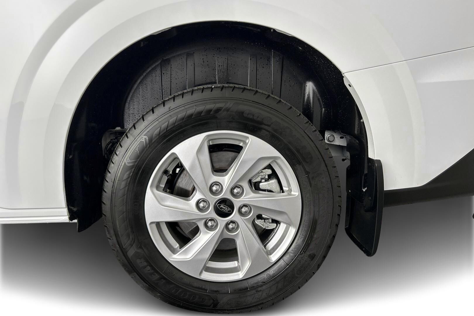 Ford Tourneo Custom iso kuva 12