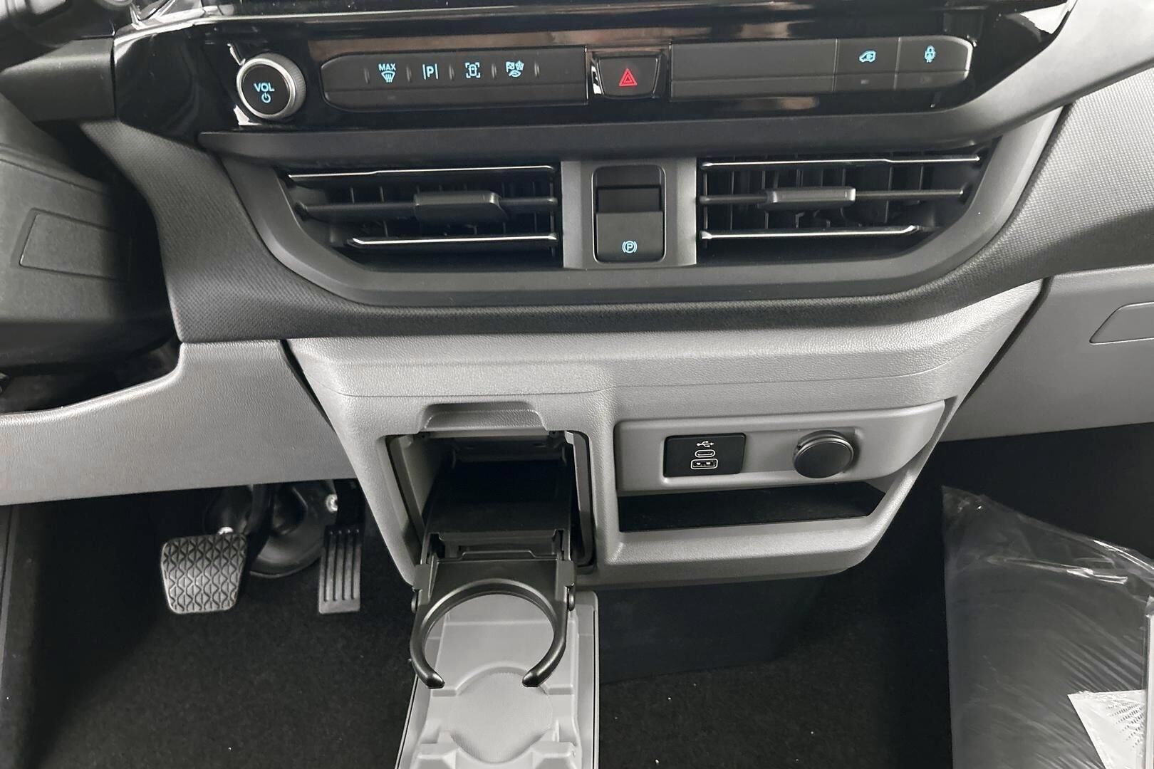 Ford Tourneo Custom iso kuva 20