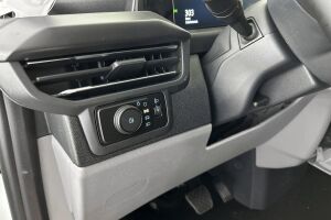 Ford Tourneo Custom esikatselu 26