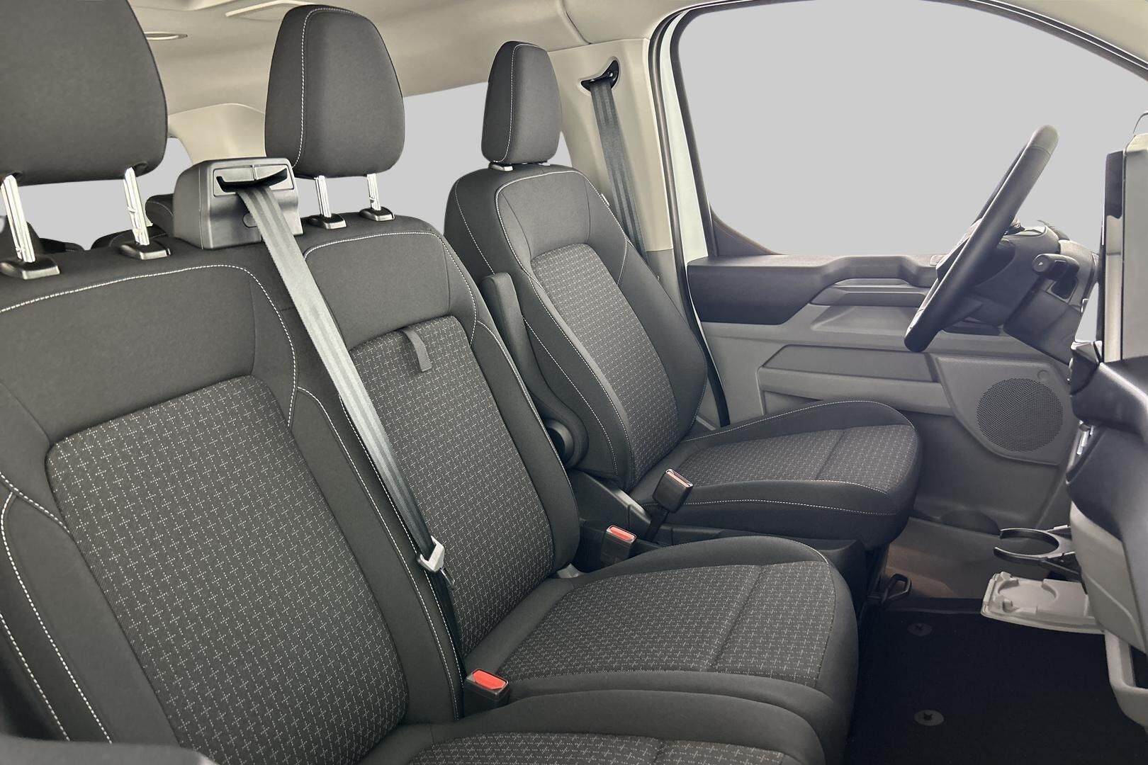 Ford Tourneo Custom iso kuva 29