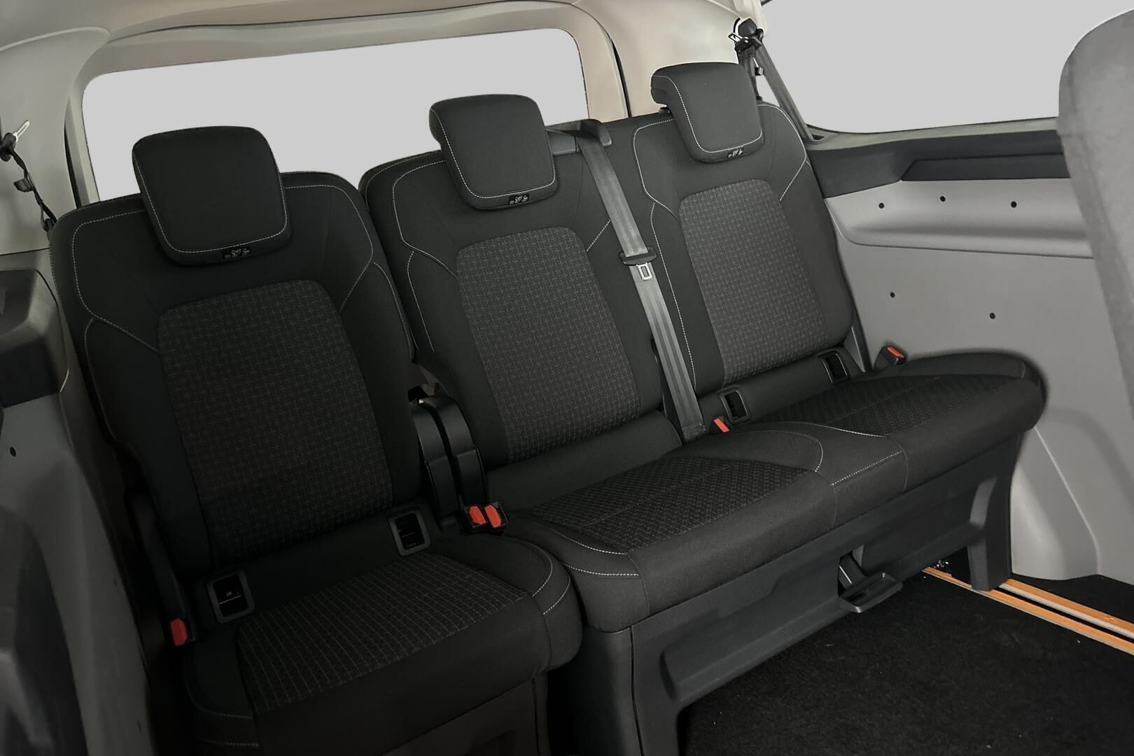 Ford Tourneo Custom iso kuva 31