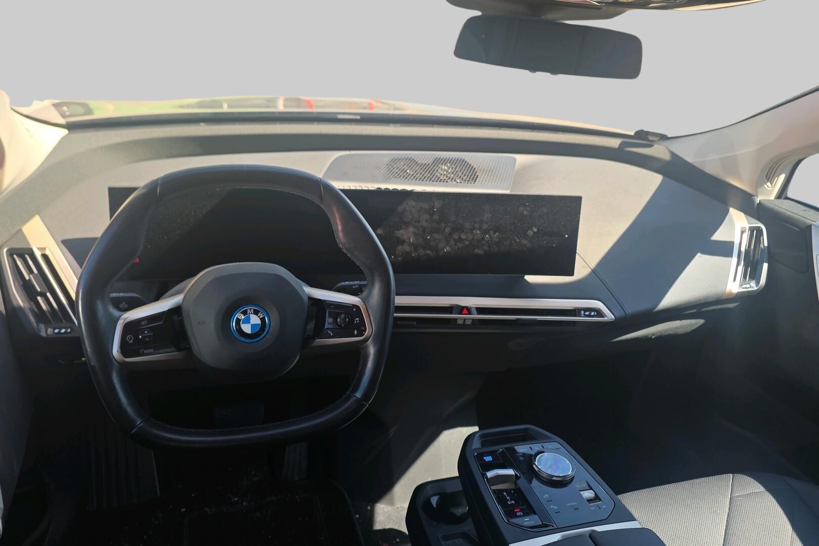 BMW iX iso kuva 2