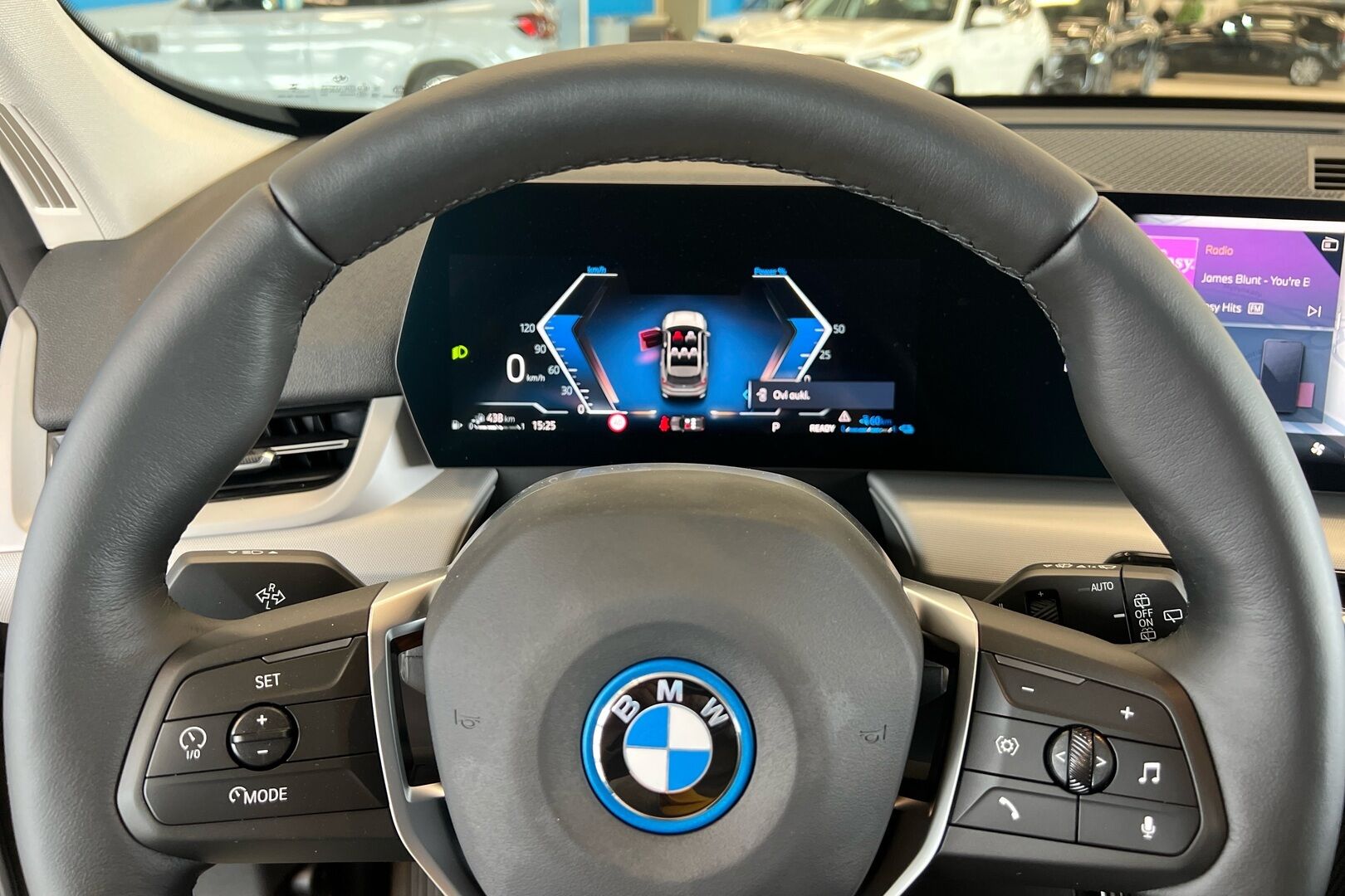 BMW X1 iso kuva 17