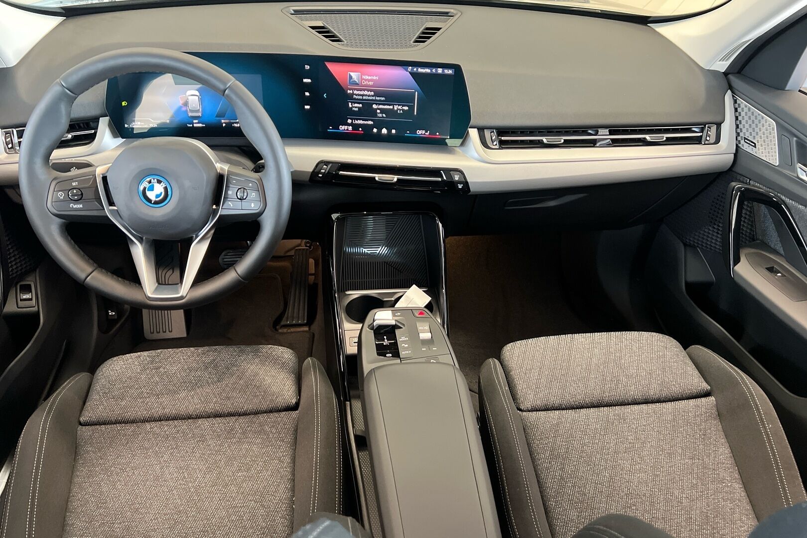 BMW X1 iso kuva 6