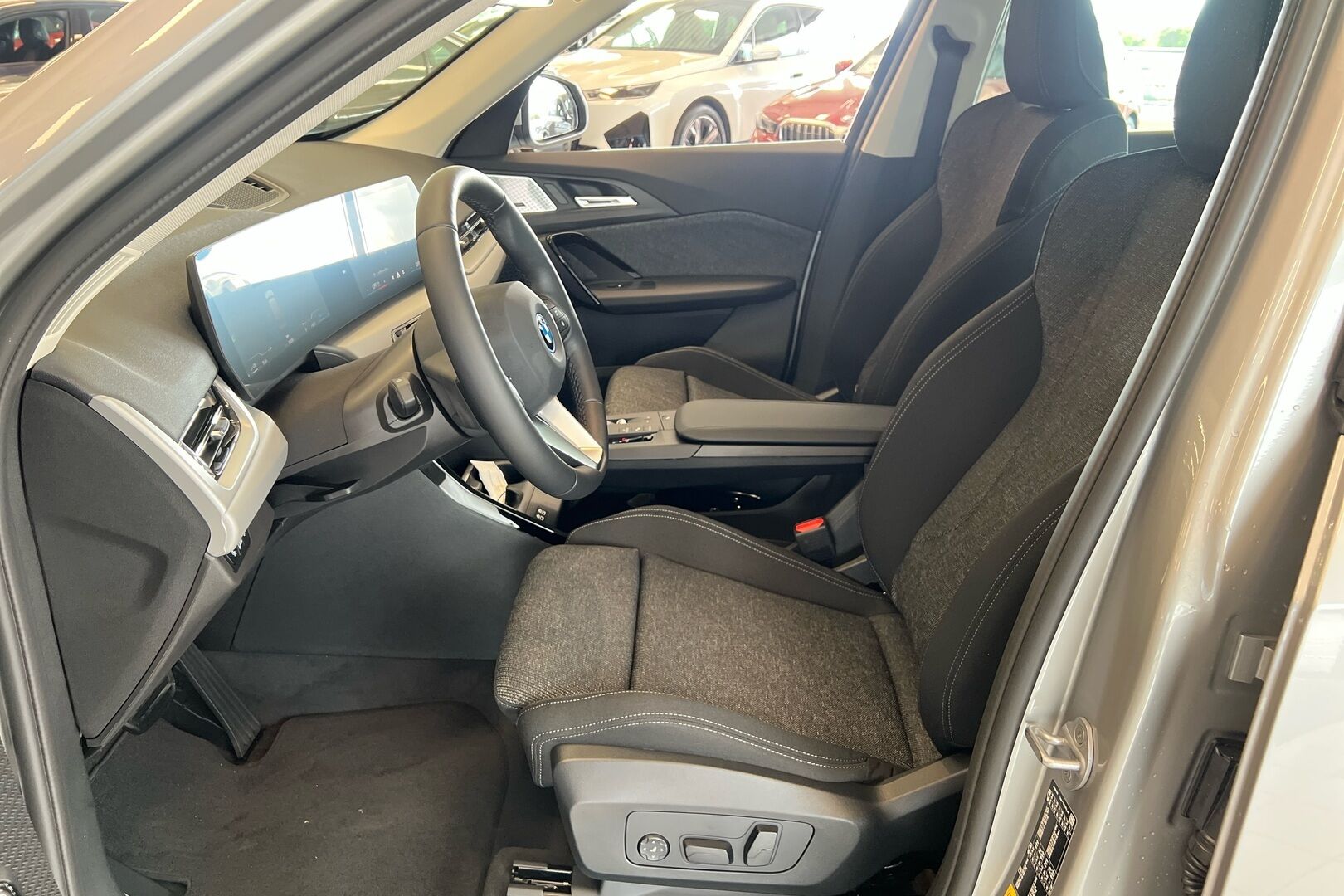 BMW X1 iso kuva 7