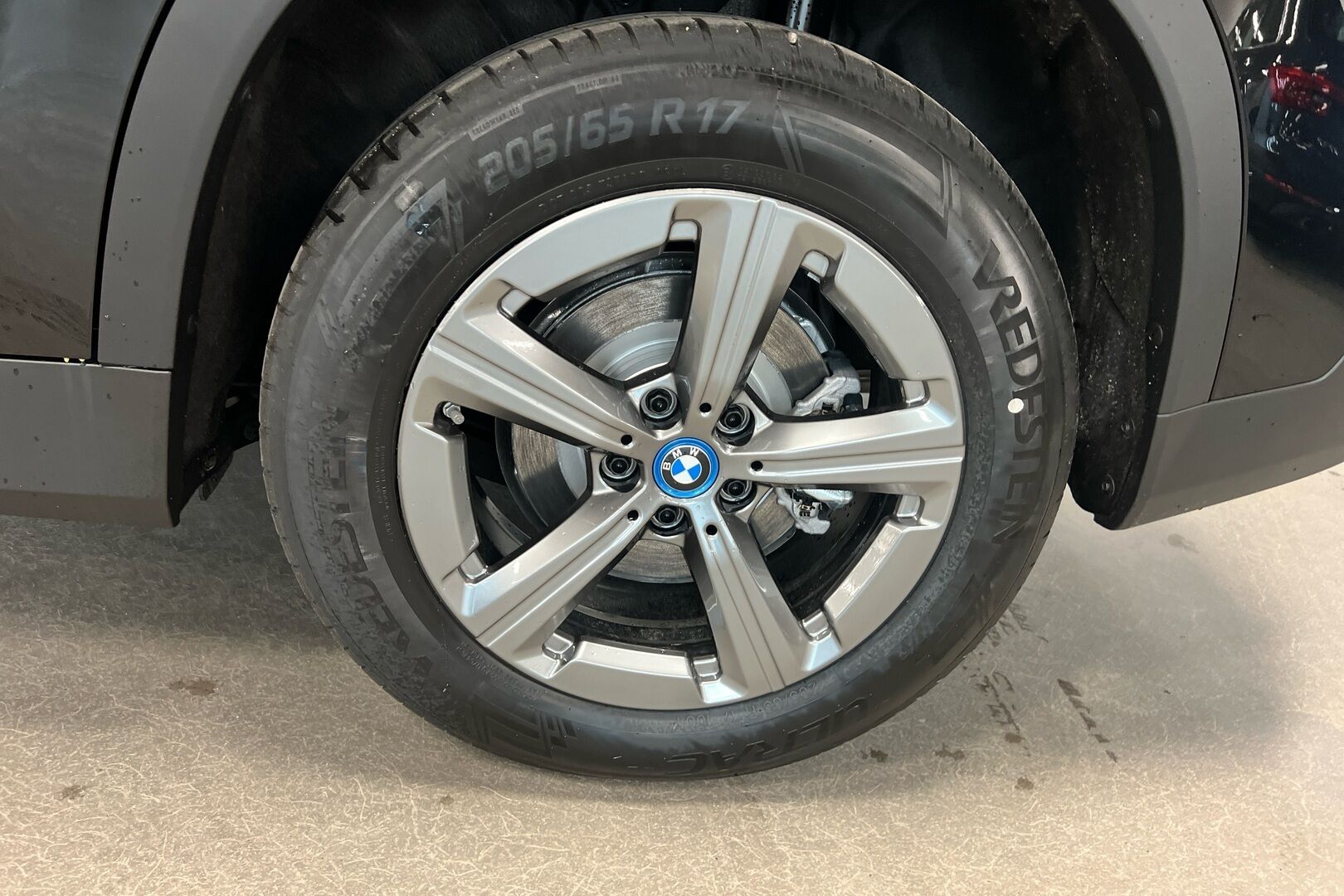 BMW X1 iso kuva 8