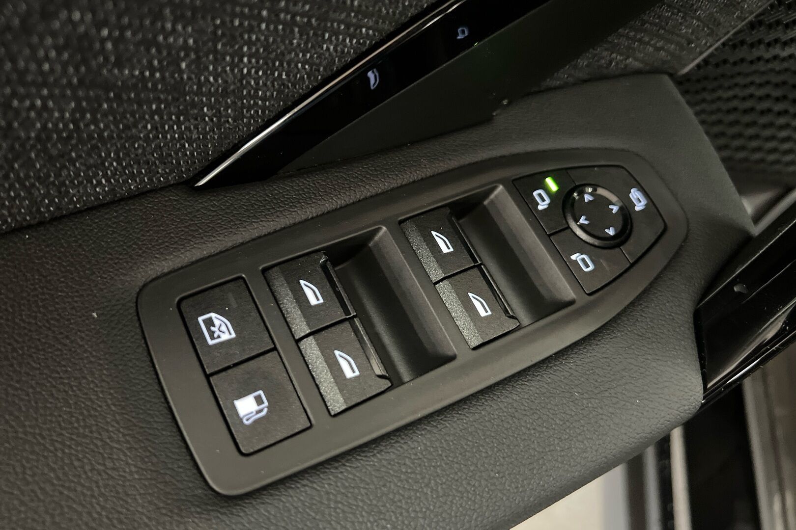 BMW X1 iso kuva 9