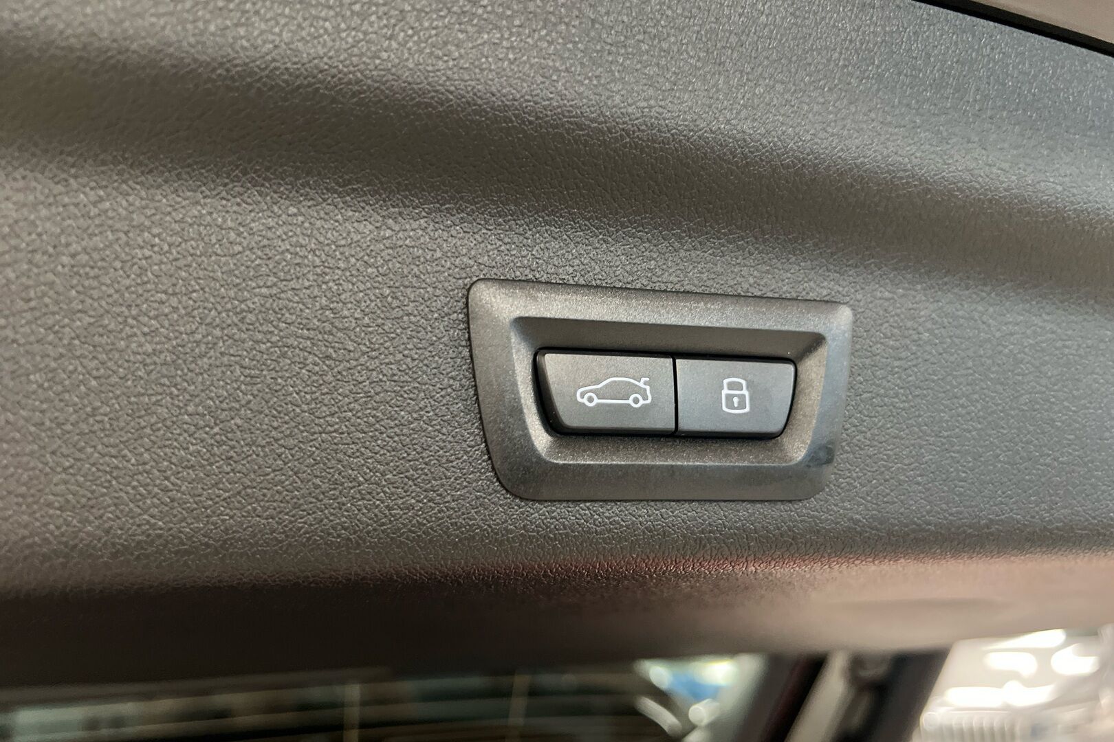 BMW X1 iso kuva 10