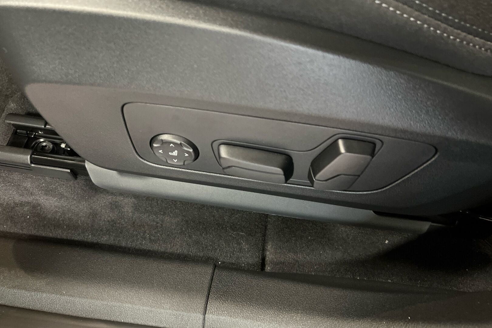BMW X1 iso kuva 11