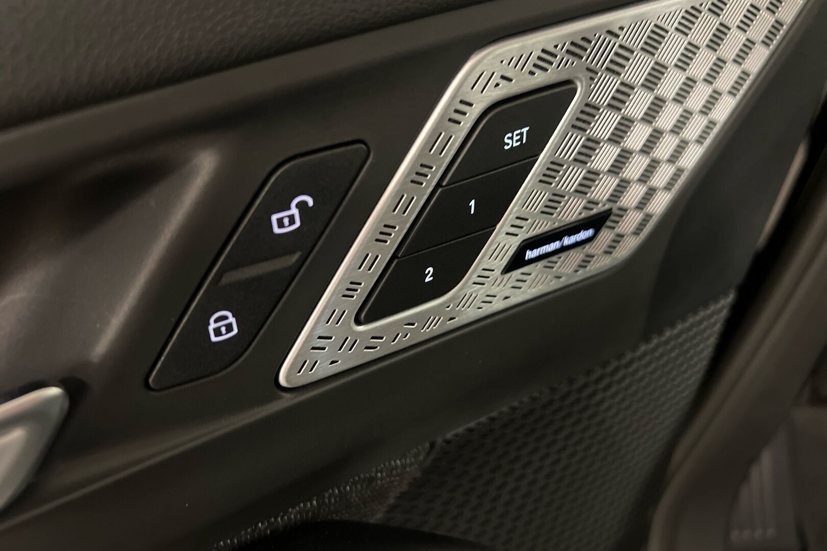 BMW X1 iso kuva 12