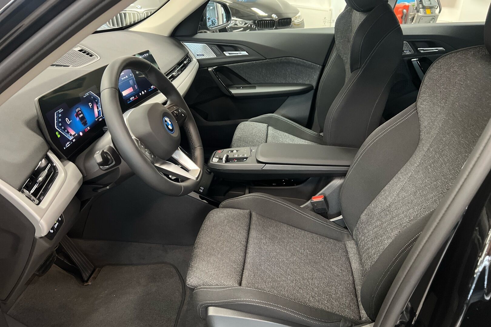 BMW X1 iso kuva 5
