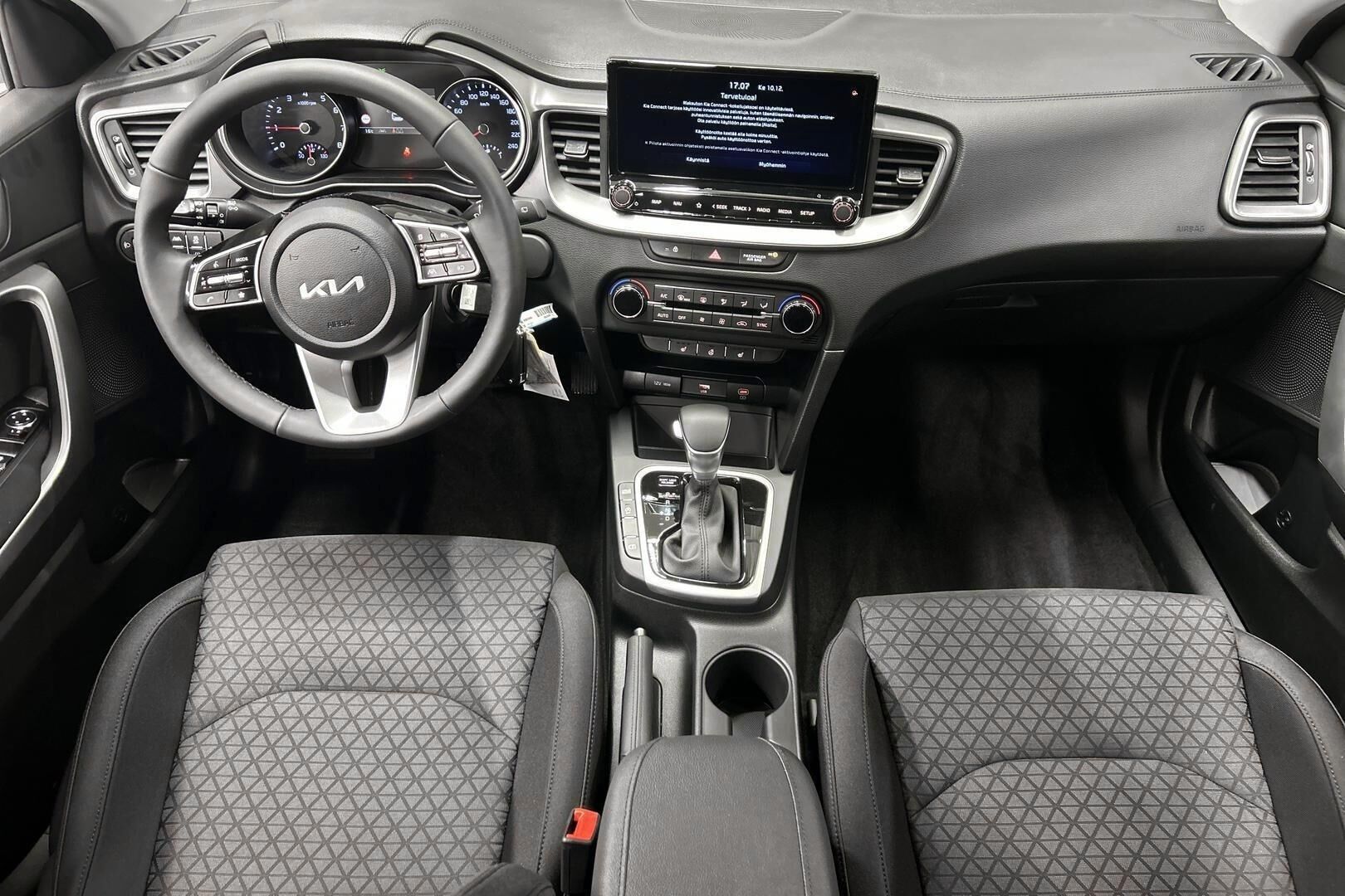 Kia Ceed iso kuva 23