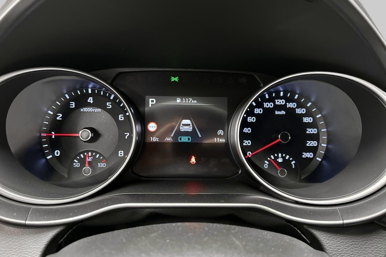 Kia Ceed iso kuva 10