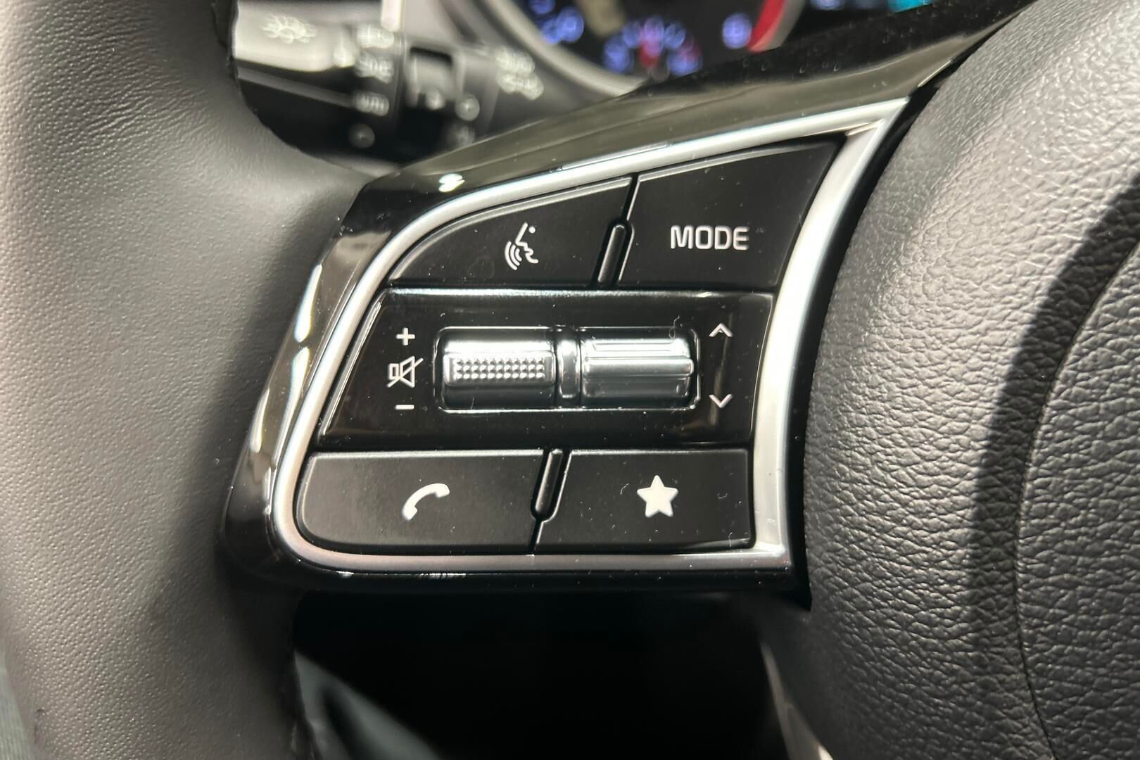 Kia Ceed iso kuva 11