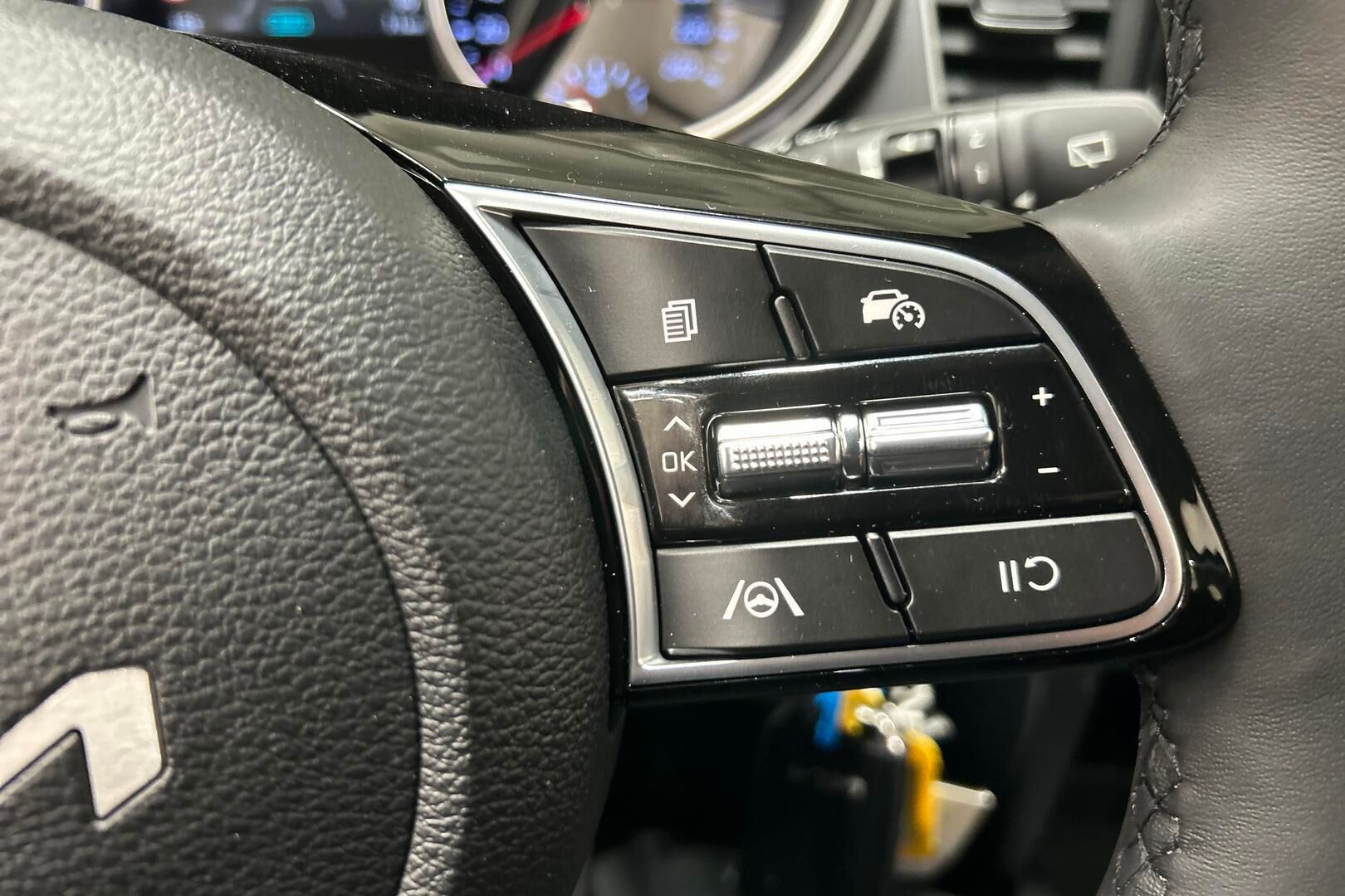 Kia Ceed iso kuva 12