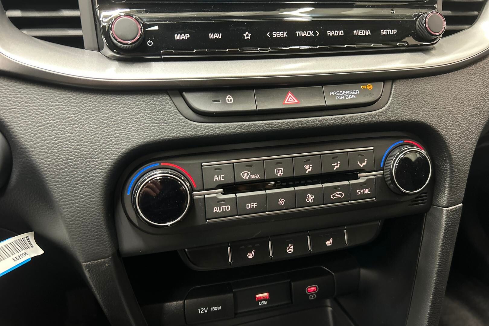 Kia Ceed iso kuva 15