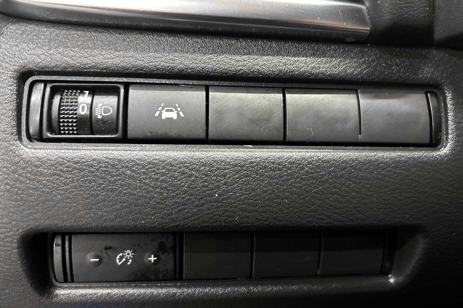 Nissan Qashqai iso kuva 16