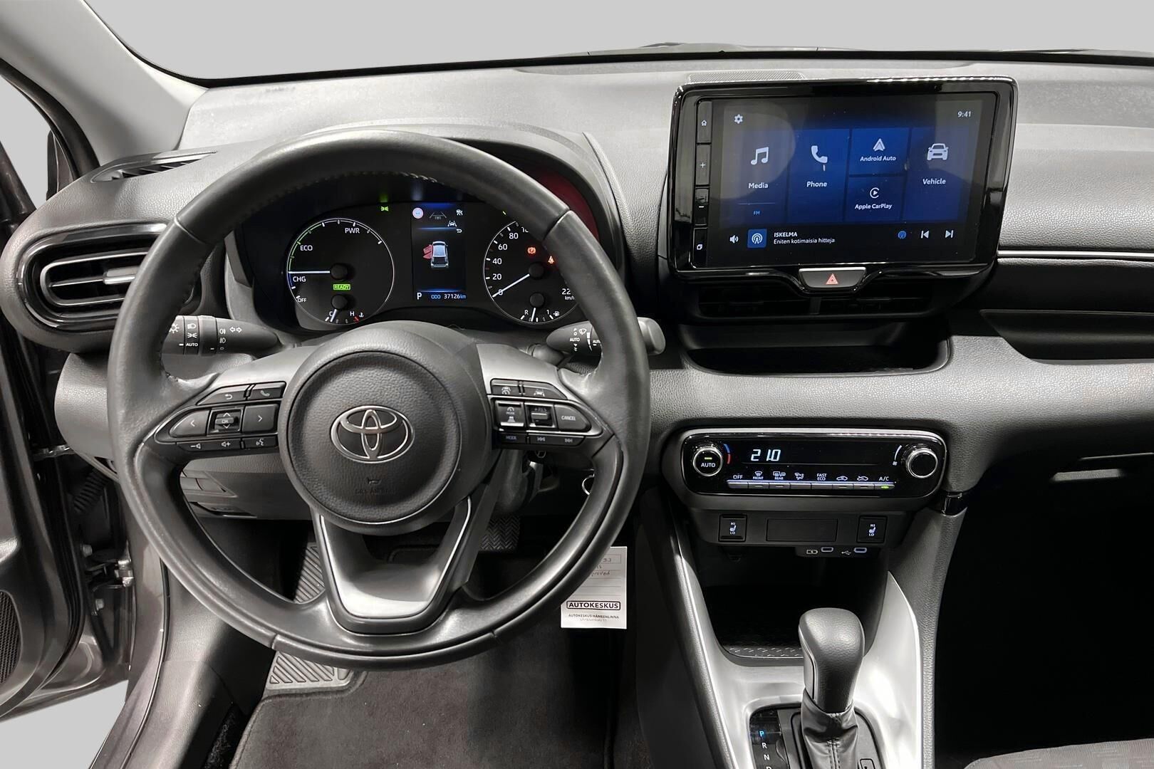 Toyota Yaris iso kuva 9