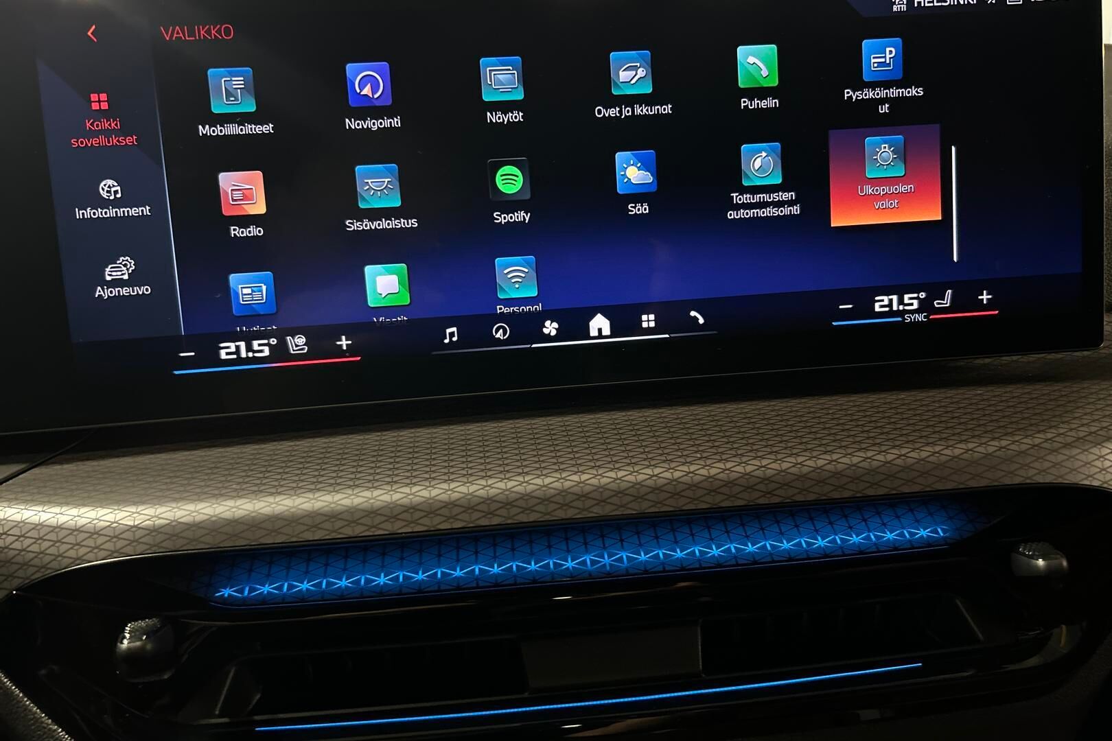 BMW i4 M60 iso kuva 16
