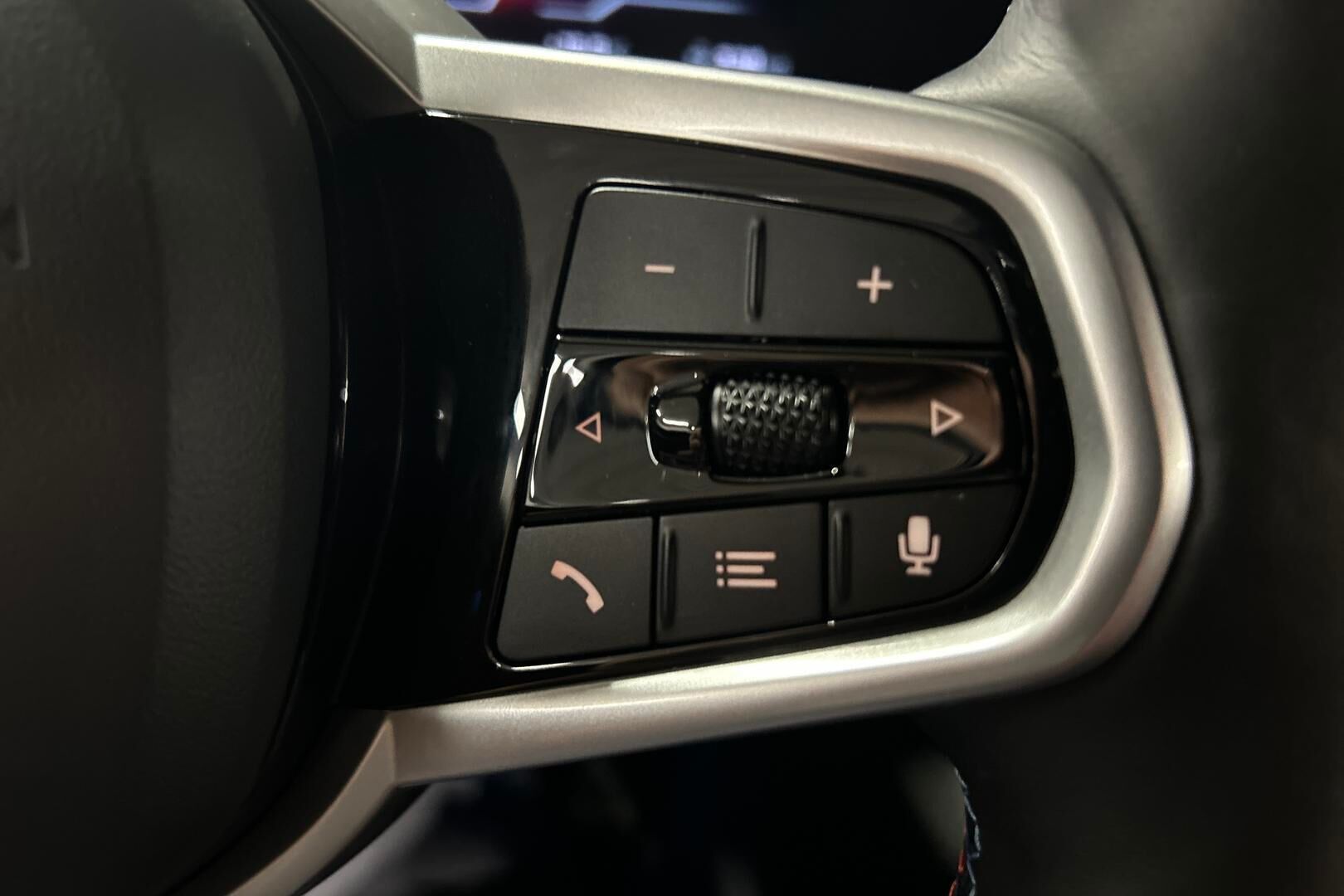 BMW i4 M60 iso kuva 21